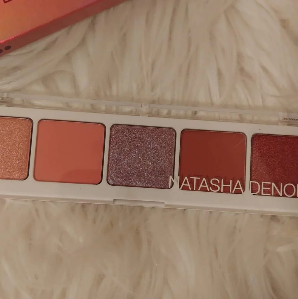 💝FIRM! NWT NATASHA DENONA CORAL EYESHADOW PALETTE